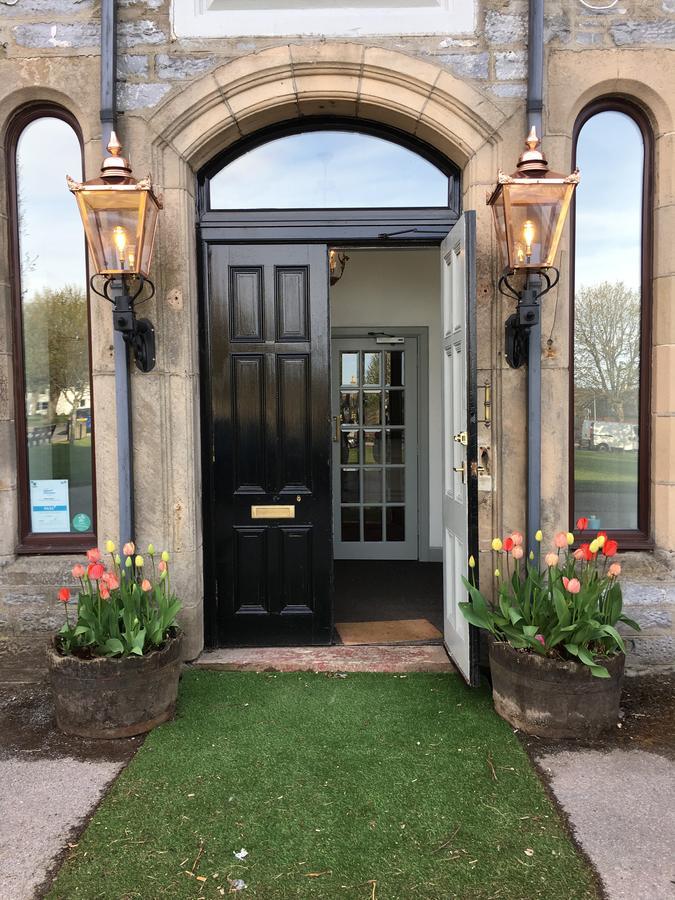 Hotel Square Tomintoul Exterior photo